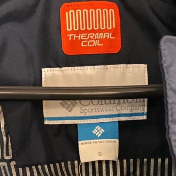 NWT! Women’s COLUMBIA Puffer Bomber Jacket Lightweight  UNIQUE Blue Camo - Picture 4 of 7